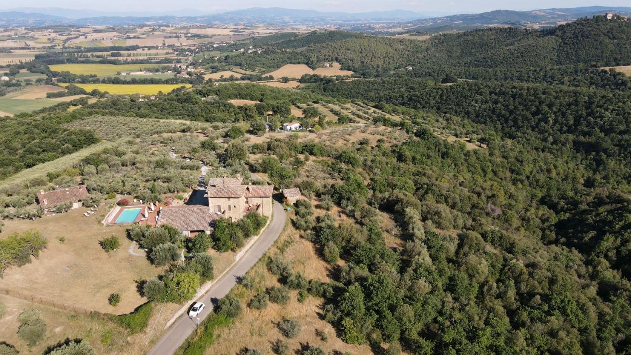 Podere Schioppello Casale Con Appartamenti Privati Cibottola Eksteriør billede
