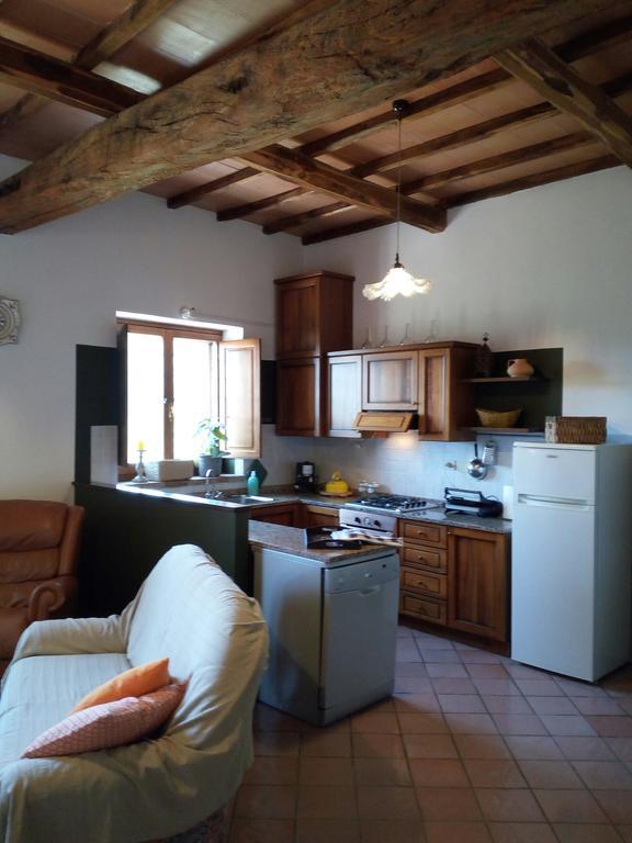 Podere Schioppello Casale Con Appartamenti Privati Cibottola Eksteriør billede